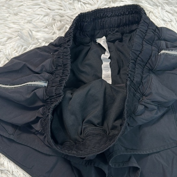 Lululemon Hotty Hot Short II *Long 4" Black - Picture 3 of 8